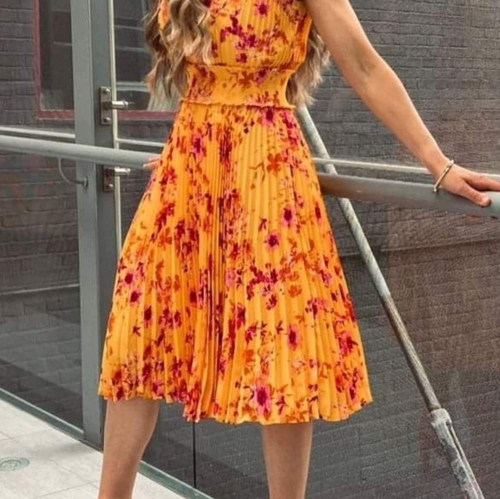 NANETTE LEPORE Dress - Picture 1 of 11